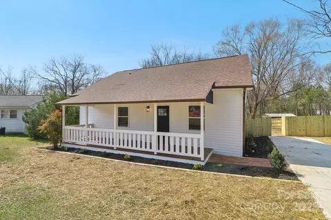 Exterior - 1156 9th St, Lancaster, SC 29720 photo 3 of 4