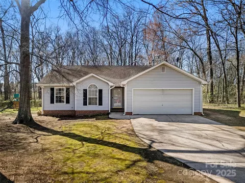 4901 Sandstone Ln, Monroe, NC 28110