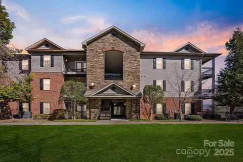425 Appeldoorn Cir, Asheville, NC 28803