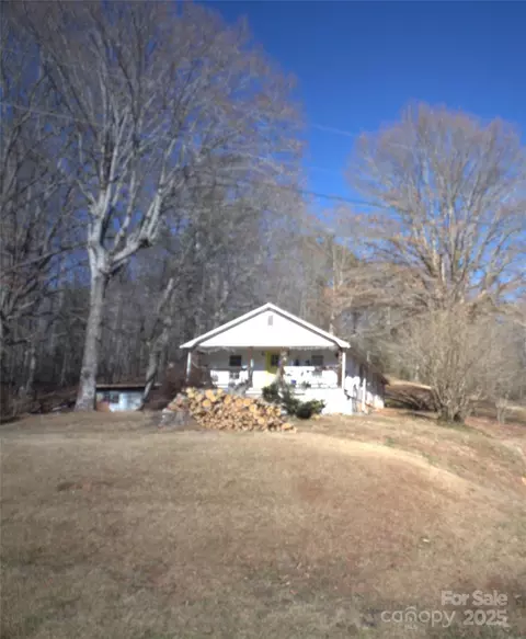 526 Lentz Rd, Marion, NC 28752