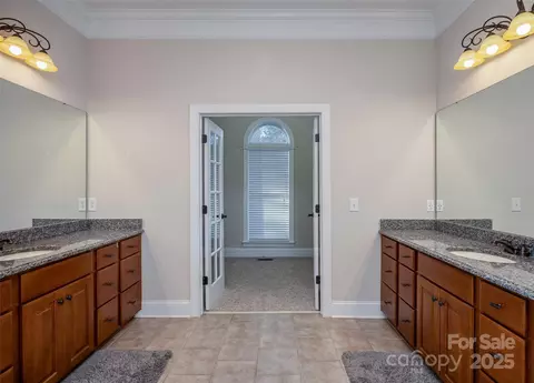 Bath - 182 Hidden Cir, Ridgeway, SC 29130 photo 2 of 6