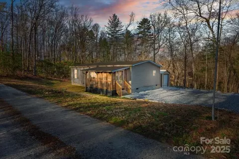 140 Adams Dr, Brevard, NC 28712