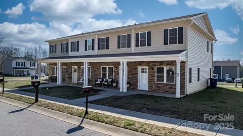 3931 Newhall Nw Dr NW, Hickory, NC 28601