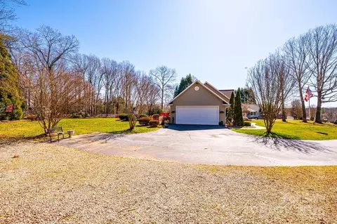 1636 Samaria Ln, Conover, NC 28613 photo 5