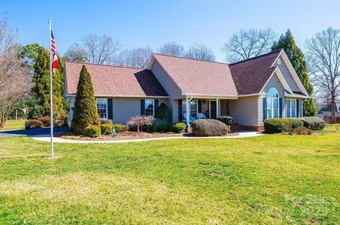 1636 Samaria Ln, Conover, NC 28613 photo 4