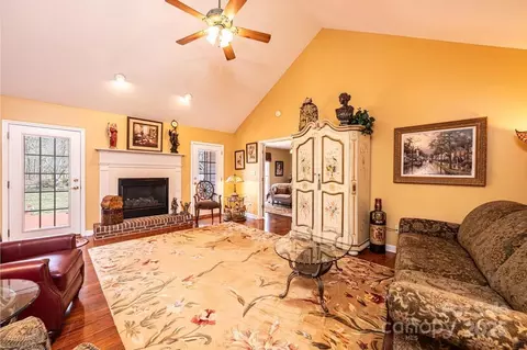1636 Samaria Ln, Conover, NC 28613 photo 15