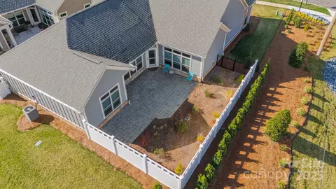 1005 Headwaters Ct, Matthews, NC 28104 photo 5