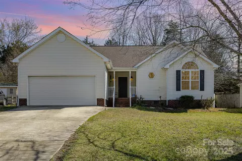 959 Avery Ct, Concord, NC 28025