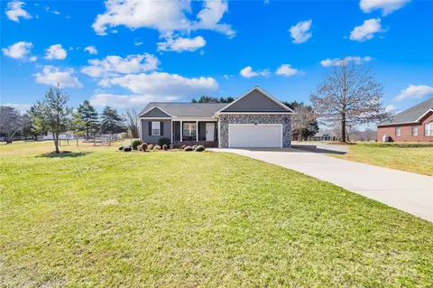 1429 Scotts Creek Rd, Statesville, NC 28625