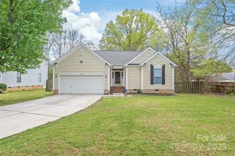 11404 Larix Dr, Charlotte, NC 28273