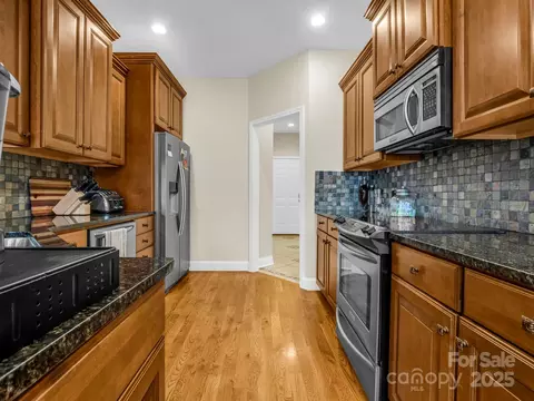 Kitchen - 39 W Rambling Crk, Tryon, NC 28782 photo 3 of 4