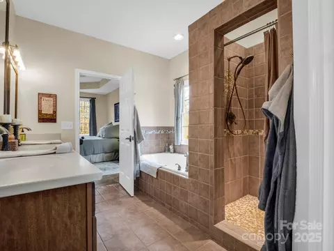 Bath - 39 W Rambling Crk, Tryon, NC 28782 photo 1 of 4