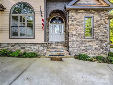 Exterior - 39 W Rambling Crk, Tryon, NC 28782 photo 4 of 9