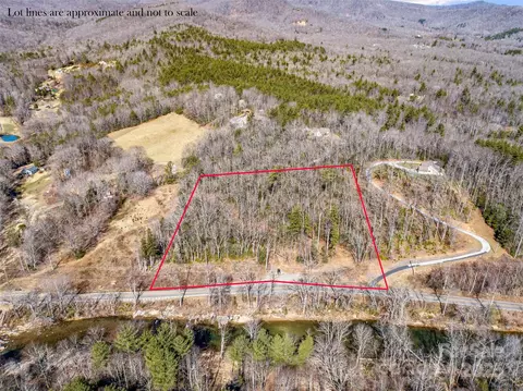7660 S Nc 80 Hwy, Burnsville, NC 28714