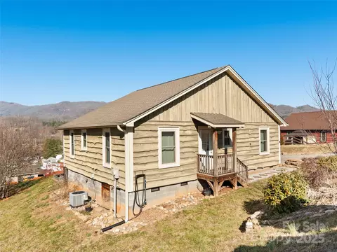 131 Bronco Way, Waynesville, NC 28785