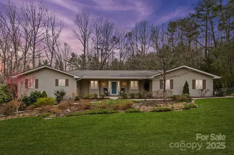 17 Sweetwater Oaks Dr, Fletcher, NC 28732