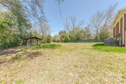 Exterior - 410 E Arch St, Lancaster, SC 29720 photo 5 of 6