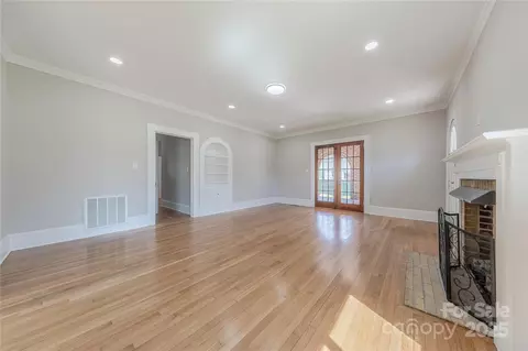 Living - 410 E Arch St, Lancaster, SC 29720 photo 5 of 7