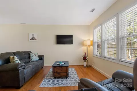 Living - 5230 Northview Dr, Hickory, NC 28601 photo 3 of 5