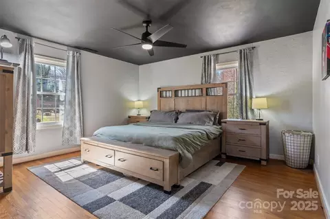 Bedroom - 5230 Northview Dr, Hickory, NC 28601 photo 1 of 7