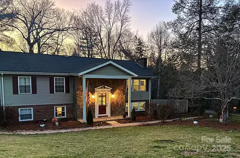 Exterior - 5230 Northview Dr, Hickory, NC 28601 photo 2 of 12