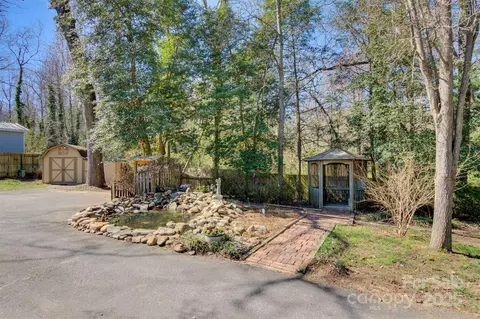 Exterior - 5230 Northview Dr, Hickory, NC 28601 photo 7 of 12