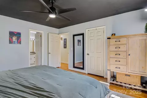 Bedroom - 5230 Northview Dr, Hickory, NC 28601 photo 3 of 7