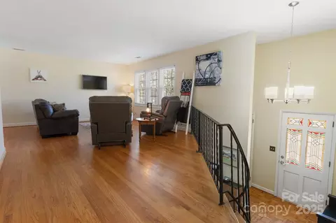 Living - 5230 Northview Dr, Hickory, NC 28601 photo 1 of 5