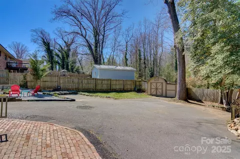 Exterior - 5230 Northview Dr, Hickory, NC 28601 photo 4 of 12