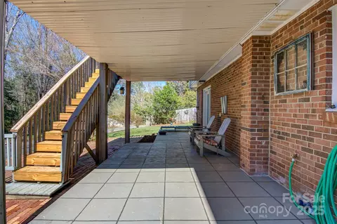 Exterior - 5230 Northview Dr, Hickory, NC 28601 photo 5 of 12