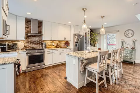 8904 Saint Pierre Ln, Charlotte, NC 28277