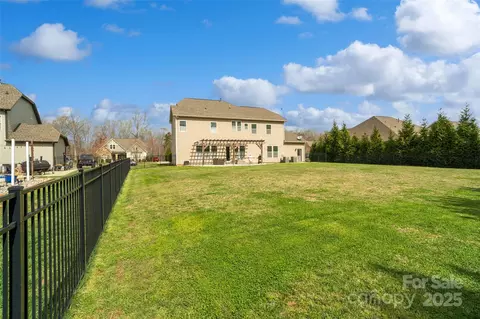 Exterior - 1022 Torrens Dr, Monroe, NC 28110 photo 6 of 8