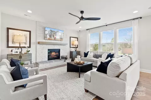 173 Holsworthy Dr, Mooresville, NC 28115