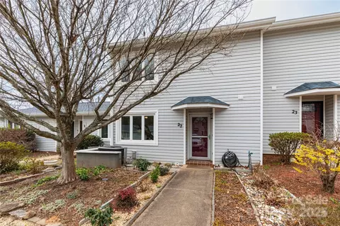 22 Hollybrook Dr, Asheville, NC 28803
