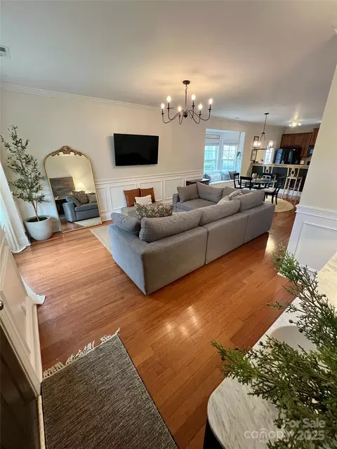 645 Beaty St, Davidson, NC 28036 photo 2