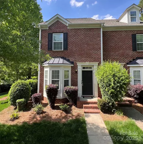 645 Beaty St, Davidson, NC 28036