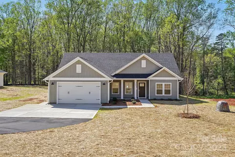 844 Westminster Dr, Statesville, NC 28677