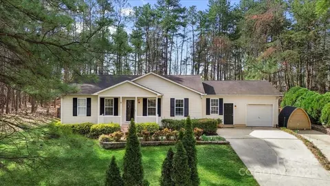 163 Valleyview Rd, Mooresville, NC 28117