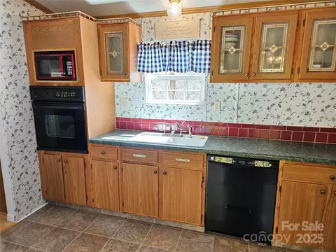 2442 Christopher Rd, Morganton, NC 28655 photo 15