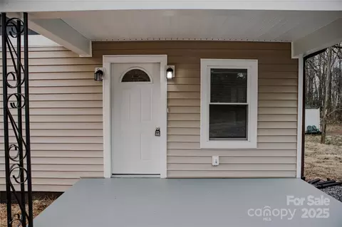 176 Gravel Hill Ct, Taylorsville, NC 28681
