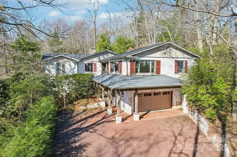 319 Smith Dr, Hendersonville, NC 28739