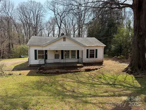 208 River Loop Rd, Belmont, NC 28012