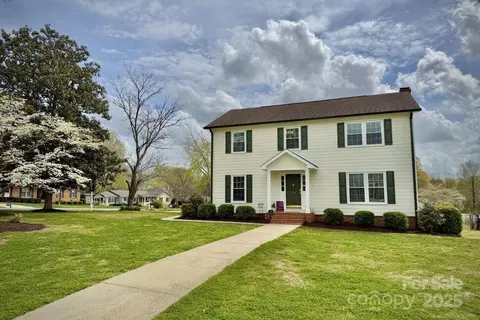 113 Windsong Ct, Gastonia, NC 28056