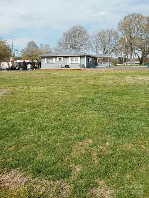 Main W Street, Forest City, NC 28043