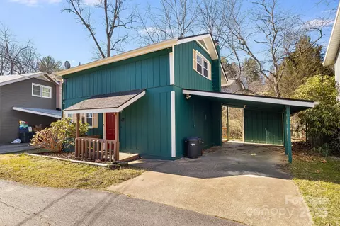 38 Westbrook Cir, Clyde, NC 28721