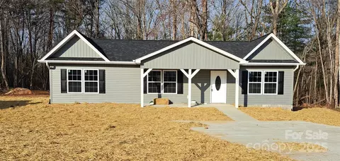 107 Parkview Pl, Morganton, NC 28655