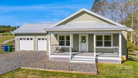 816 Old Nc 20 Hwy, Alexander, NC 28701