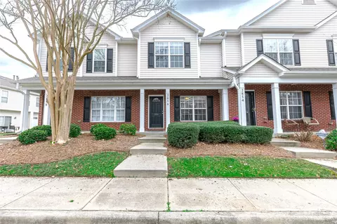 2856 Summergrove Ct, Matthews, NC 28105