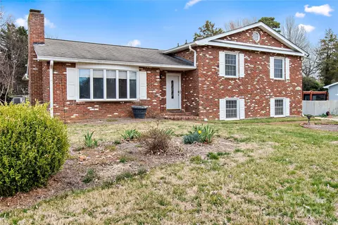 4844 Westchester Rd, Winston Salem, NC 27103