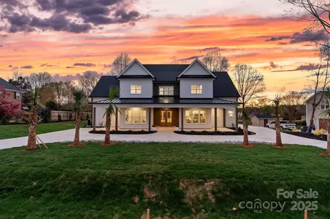 400 Canvasback Rd, Mooresville, NC 28117